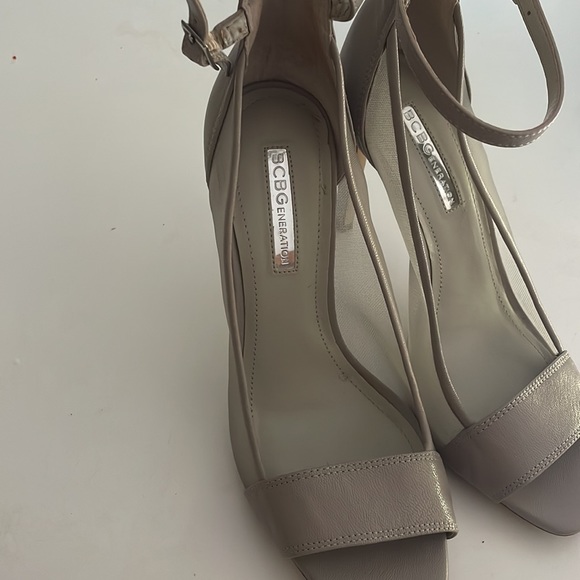 BCBG generation Taupe 4 in open toe pumps with ankle strap, sheer mesh sides - Picture 7 of 8